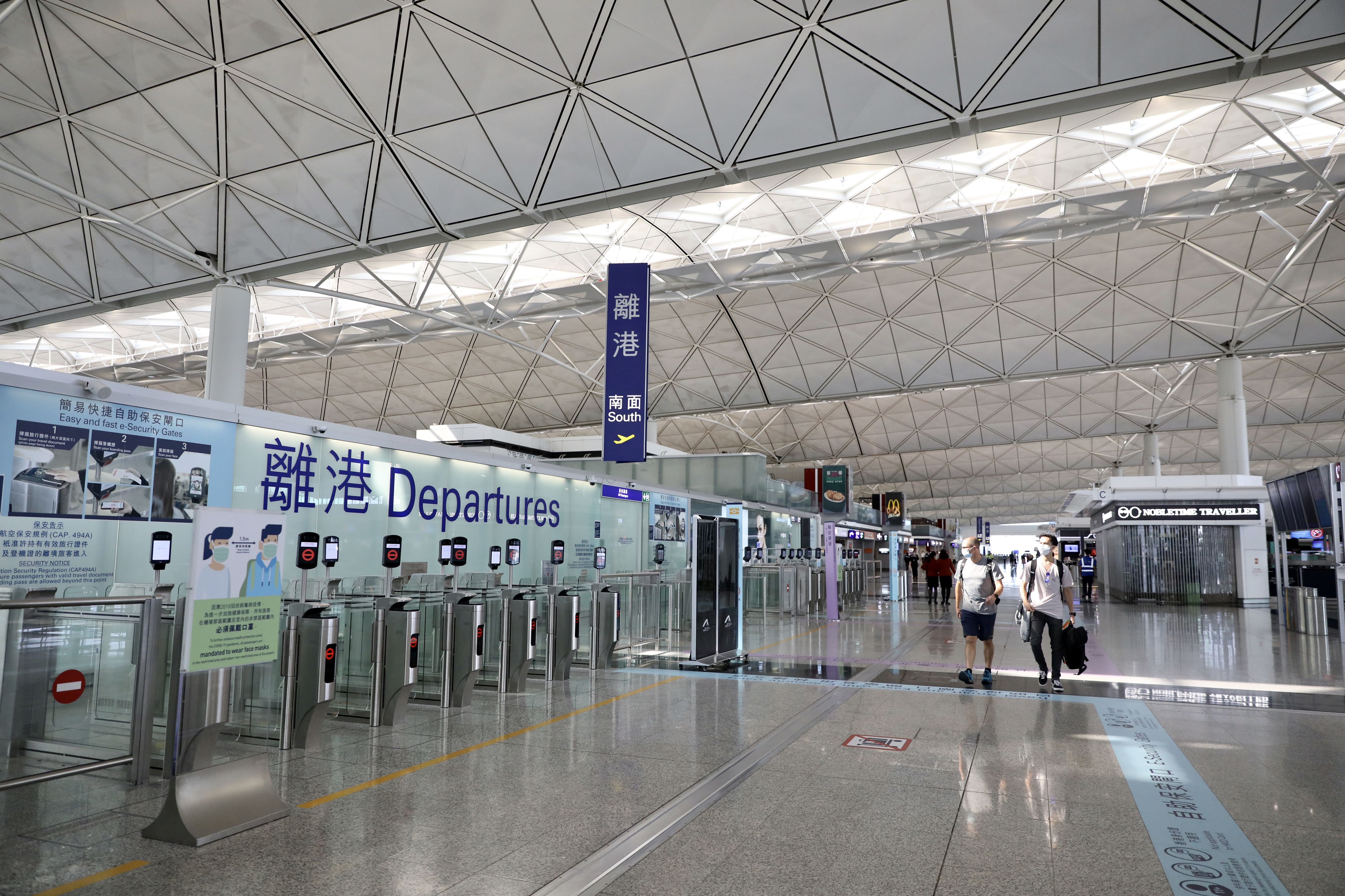 機場現時只有極少數旅客（大公文匯全媒體記者攝）