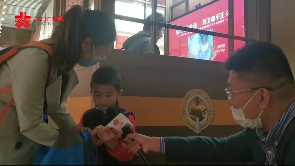 抗美援朝主題展：5歲孩童留言廳唱響「大中國」