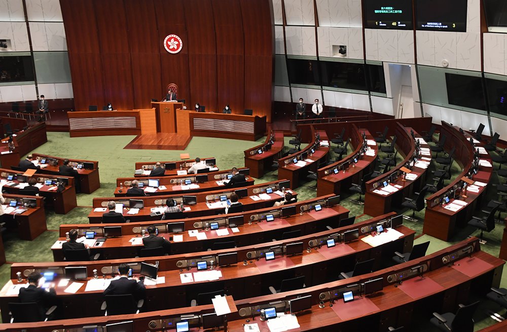 11月12日，立法會9時復會，15名反對派議員座位懸空。圖：大公文匯全媒體