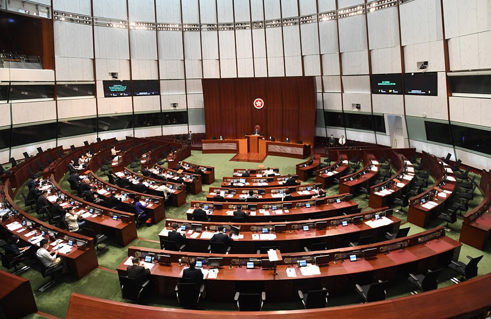 11月12日，立法會9時復會，15名反對派議員座位懸空。圖：大公文匯全媒體