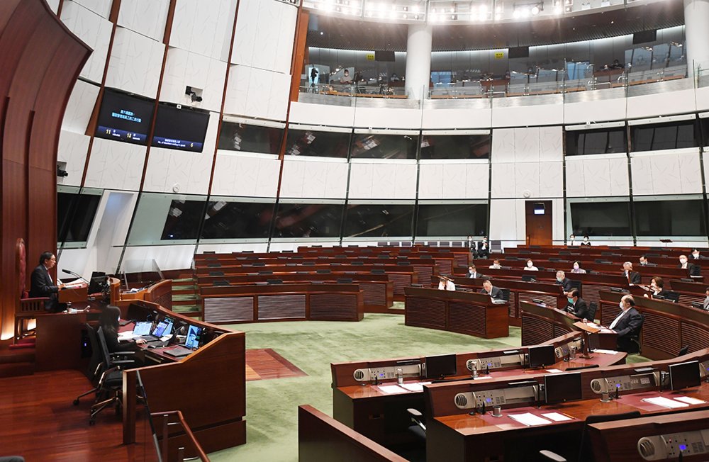 11月12日，立法會9時復會，15名反對派議員座位懸空。圖：大公文匯全媒體
