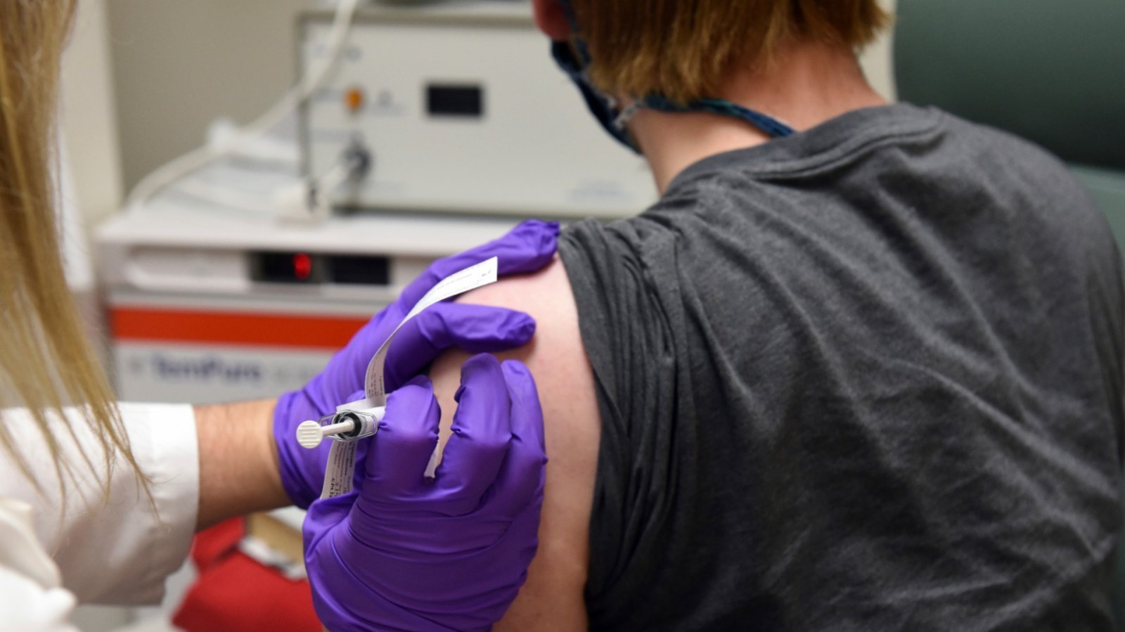 英國下月起接種新冠疫苗