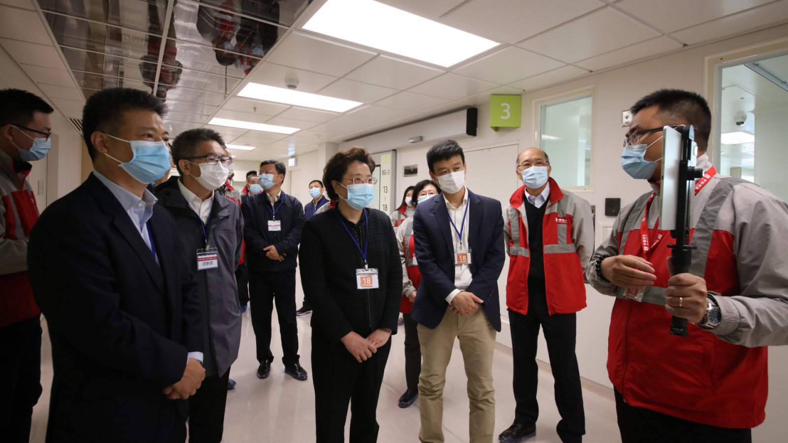 仇鴻走訪北大嶼山醫院香港感染控制中心