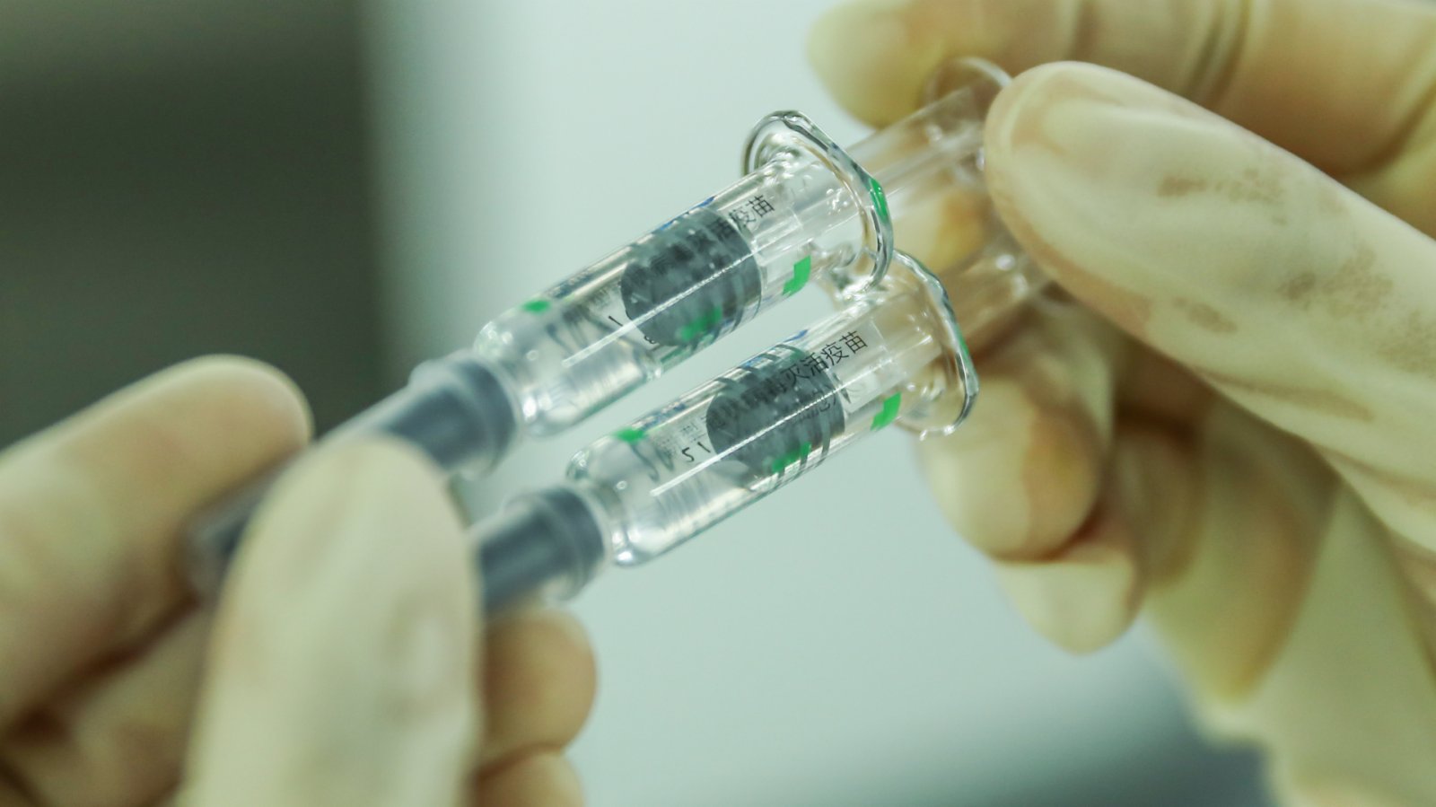 巴西一架運送中國新冠疫苗飛機失事