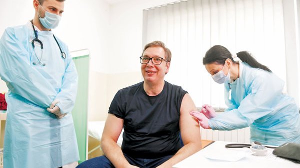 四種疫苗之中選打國藥　塞爾維亞總統：感謝中國兄弟