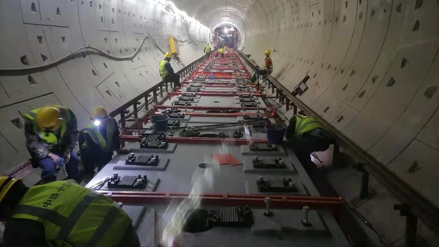 深圳首列全自動運行地鐵月底迎新車　5月下旬熱滑