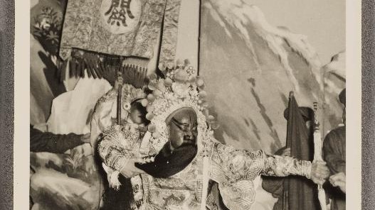 香港文化博物館「戲裏戲外—細說關德興傳奇」展覽明日起舉行