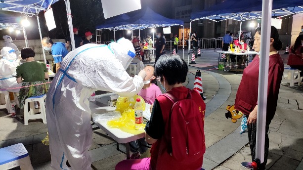 南京全市動員連夜核酸檢測　江寧一天採樣超200萬人