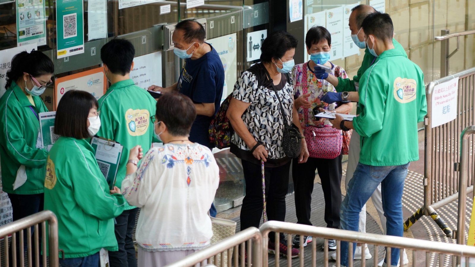 香港今日6.8萬人接種疫苗　逾329萬人已打第一針