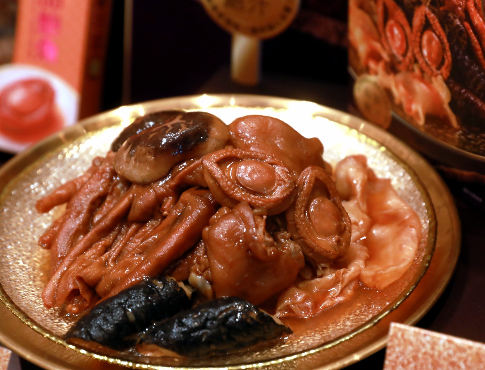 8月4日下午，香港貿發局聯同參展商舉行記者會向傳媒介紹特色產品。美食博覽、香港國際美酒展(特別展)、香港國際茶展、家電·家品·博覽以及美與健生活博覽，將於本月12日在香港會議展覽中心同期揭幕，預期共有超過880家展商參與，為大眾提供一站式多元化購物體驗。