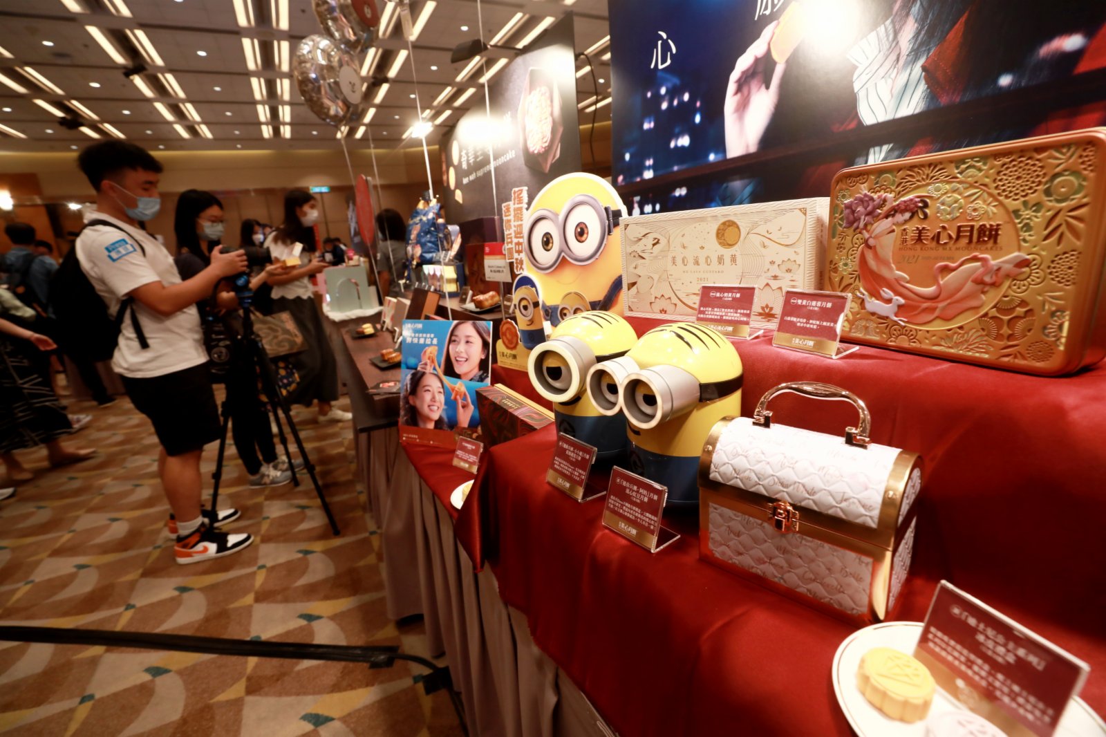 8月4日下午，香港貿發局聯同參展商舉行記者會向傳媒介紹特色產品。美食博覽、香港國際美酒展(特別展)、香港國際茶展、家電·家品·博覽以及美與健生活博覽，將於本月12日在香港會議展覽中心同期揭幕，預期共有超過880家展商參與，為大眾提供一站式多元化購物體驗。