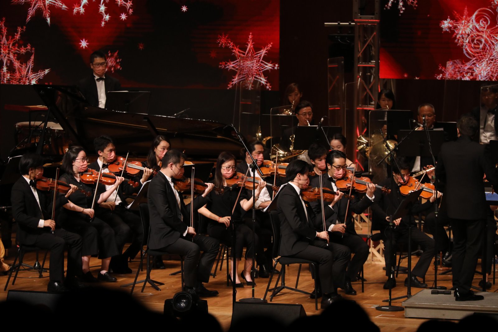 香港樂團演奏《紅旗頌》（大公文匯全媒體記者李斯哲攝）