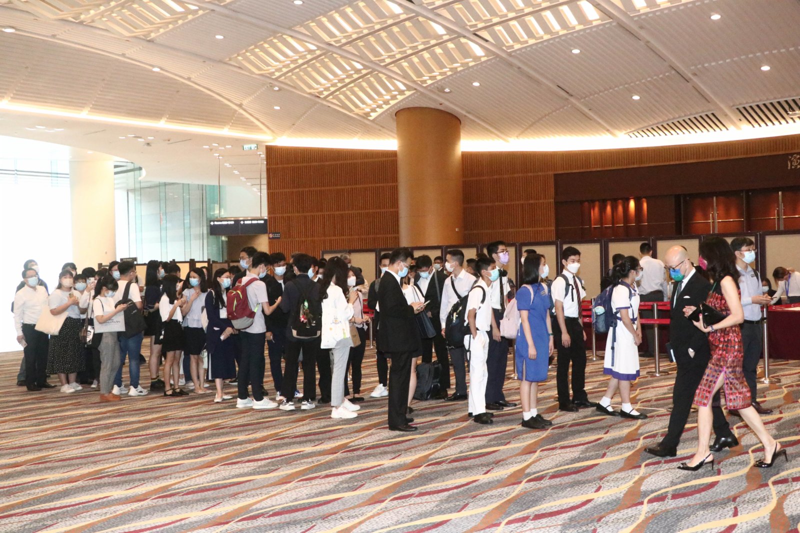 「時代精神耀香江」之仰望星空話天宮活動舉行，三名神舟十二號載人飛船航天員聶海勝、劉伯明、湯洪波，將在天宮空間站與香港青少年實時連線交流，並帶領香港市民參觀空間站的天和核心艙，及回答大家想知的問題。（大公文匯全媒體記者彭子文攝）