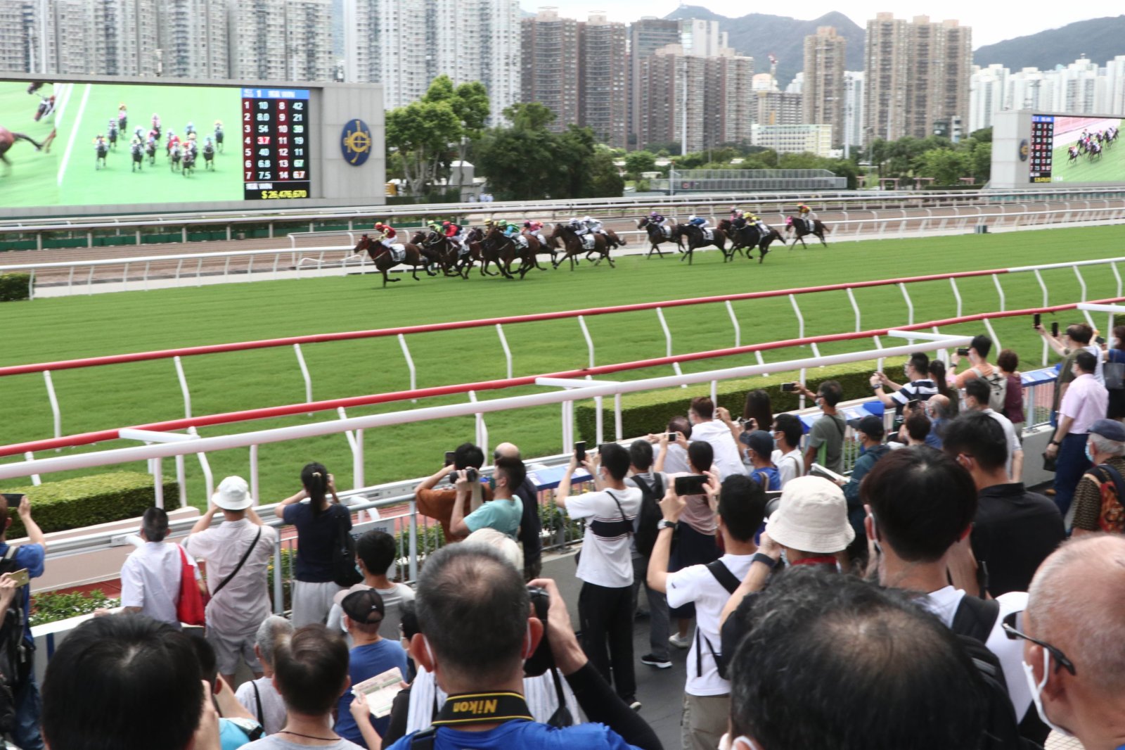 9月5日，新馬季在沙田馬場正式開鑼（香港文匯報記者 攝）