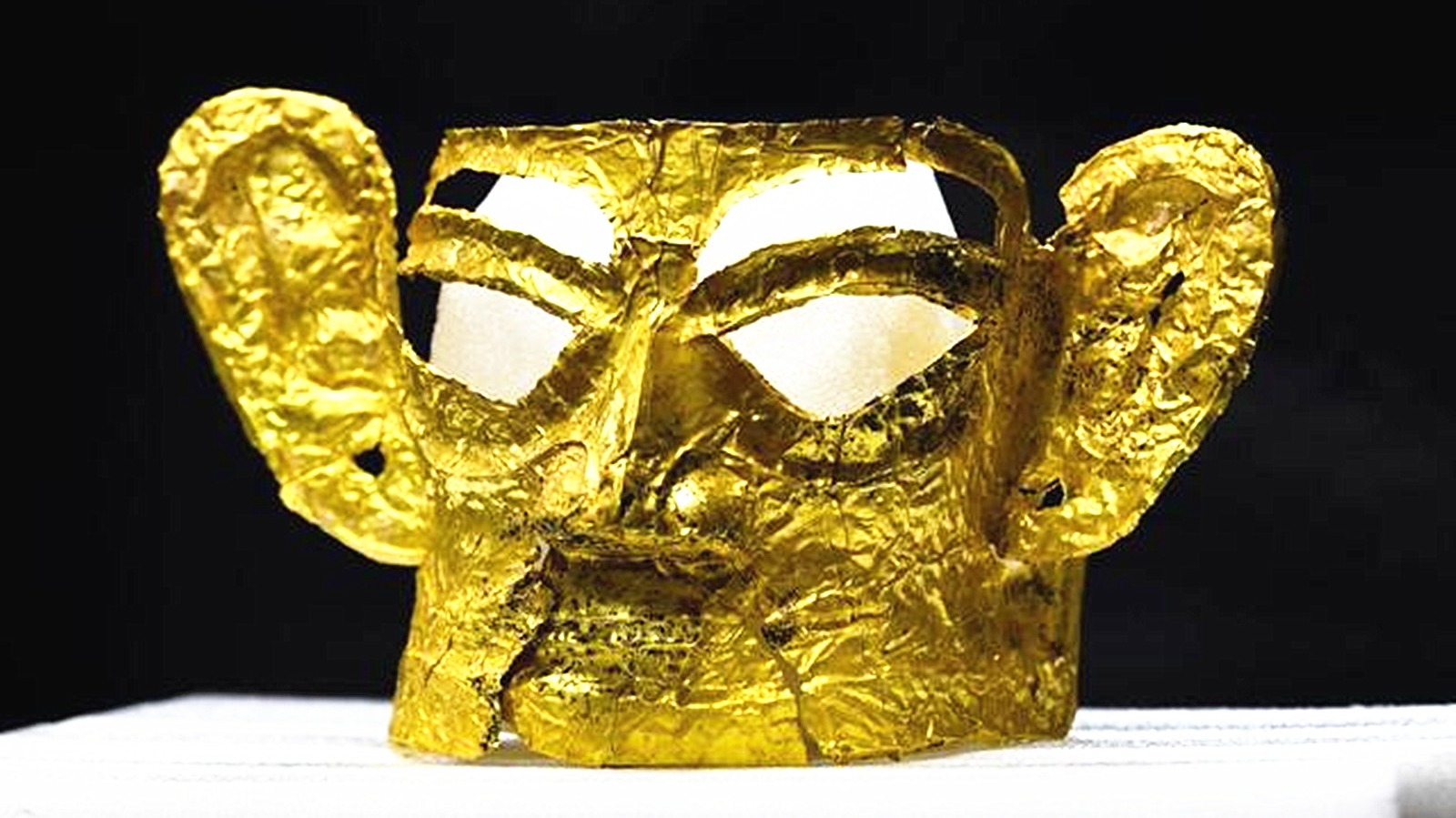 三星堆考古發布重大成果　完整「金面具」亮相