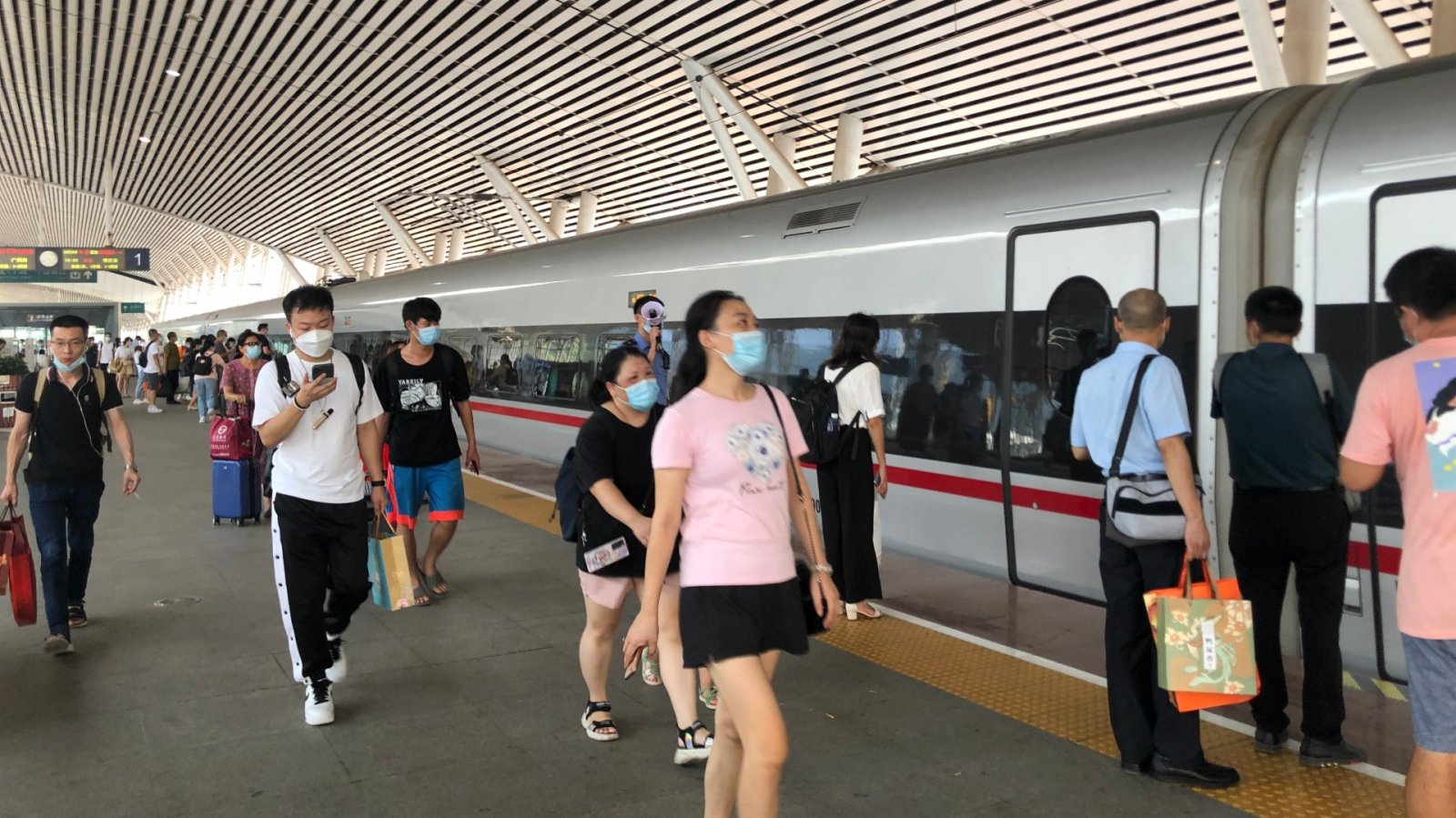廣鐵中秋日均增開55對列車　往潮汕車票火熱
