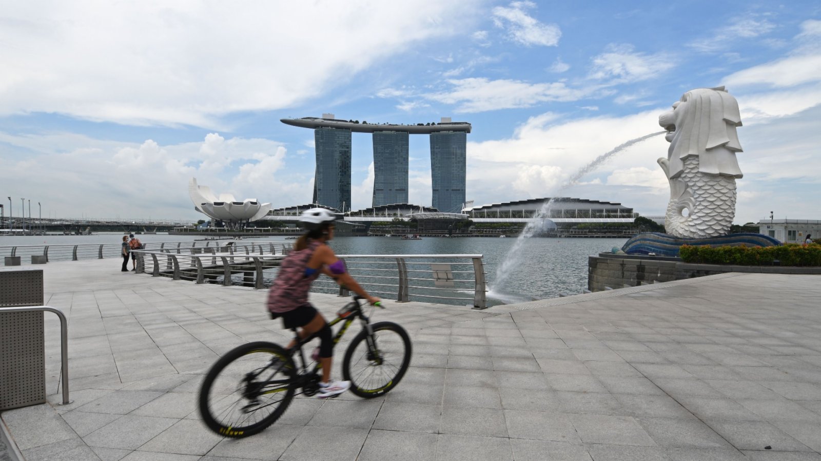 新加坡下周起收緊社交距離措施　堂食限兩人