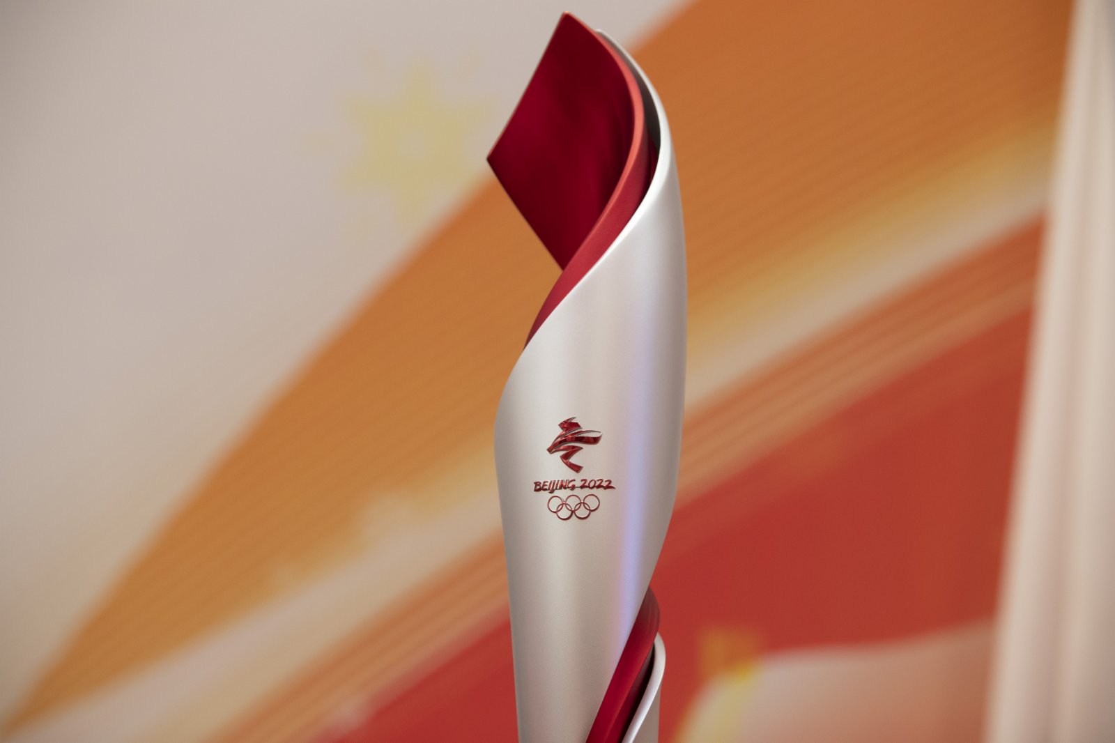 1月5日，北京2022年冬奧會火炬展示活動在黑龍江省哈爾濱市舉行。本場活動結束後，冬奧火炬還將陸續在大慶、齊齊哈爾進行展示（新華社）。