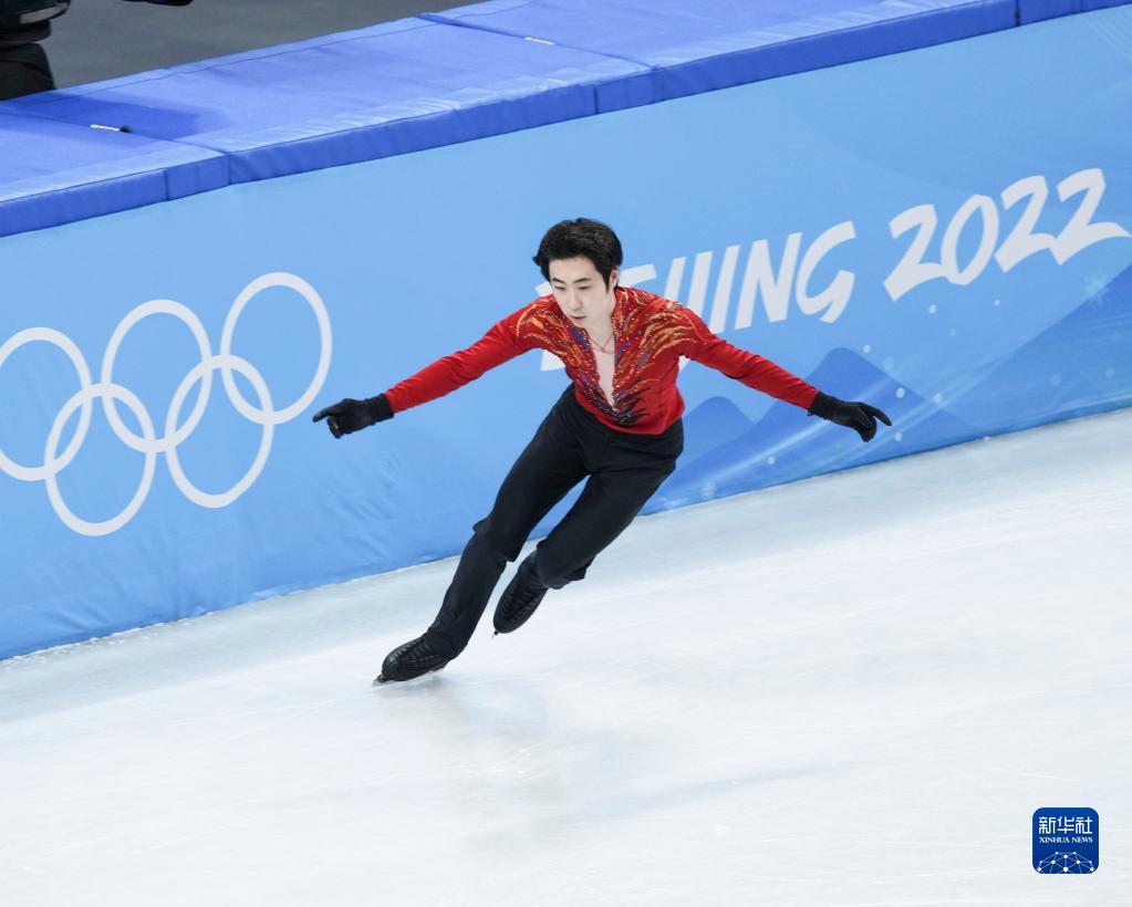 2月10日，中國選手金博洋在比賽中。當日，北京2022年冬奧會花樣滑冰男子單人滑自由滑比賽在首都體育館舉行。（新華社）