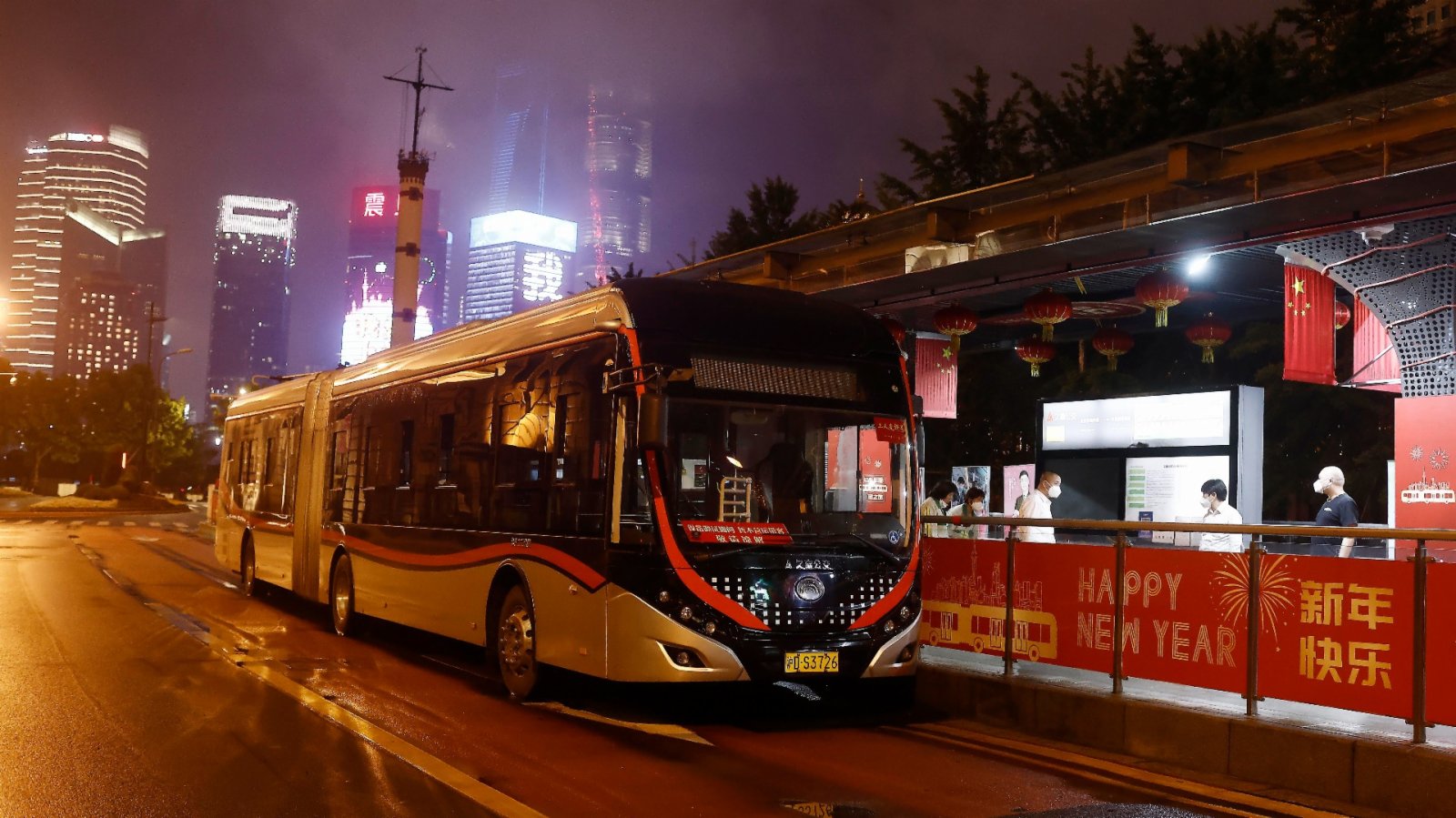 上海明起恢復部分公交軌道線路運營　乘客憑48小時核酸陰性證明搭乘
