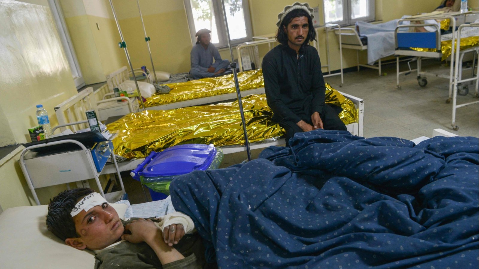 阿富汗大地震死傷人數均破千
