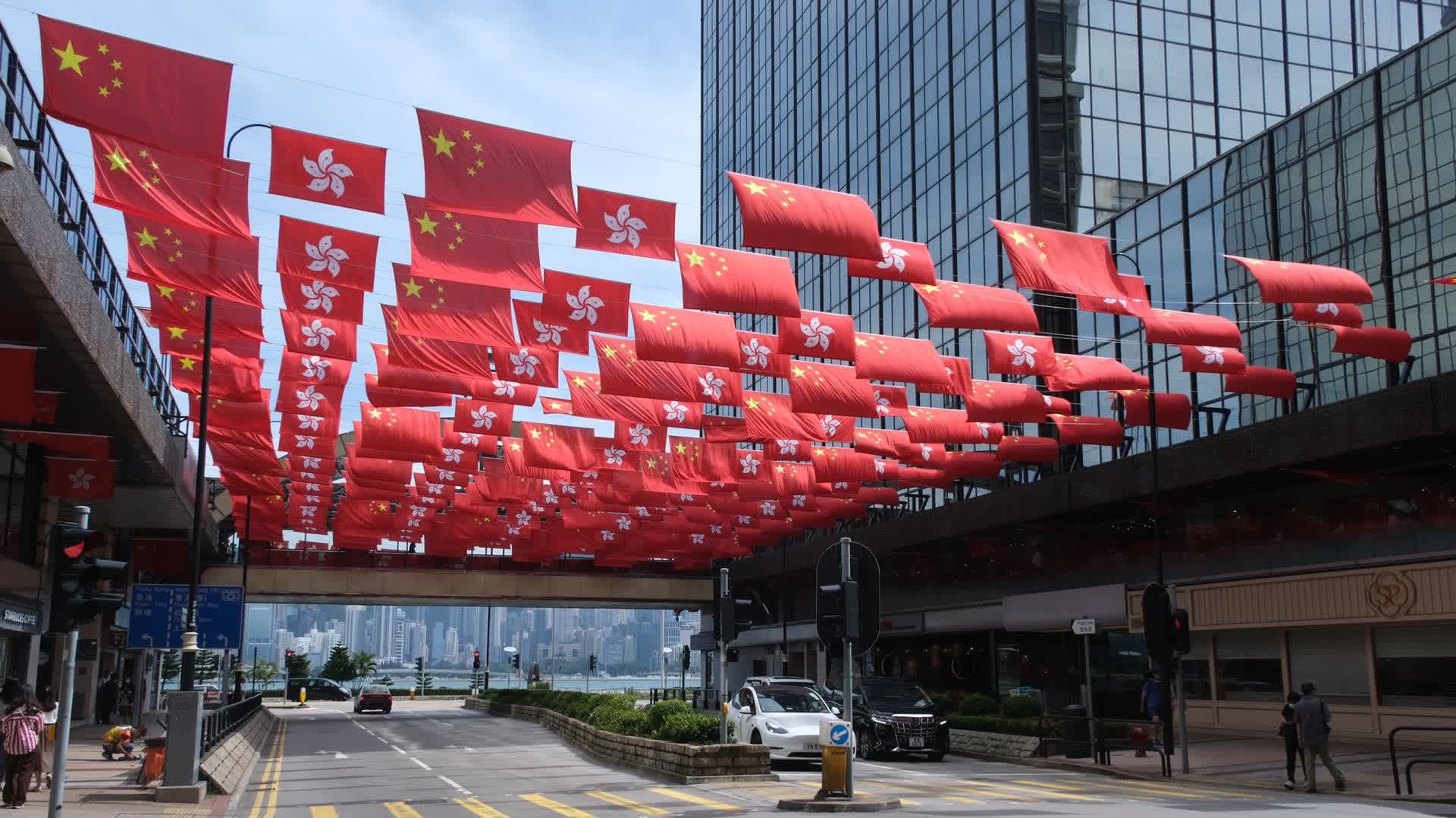 （多圖）喜迎國慶　香港街頭耀眼的中國紅