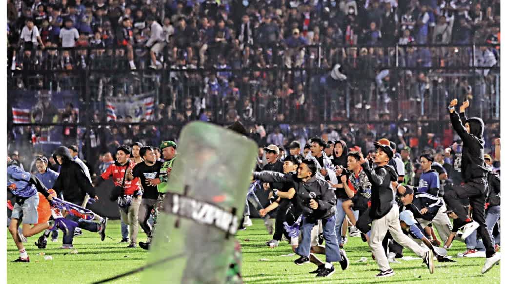 印尼足球賽踩踏　釀逾百死323傷