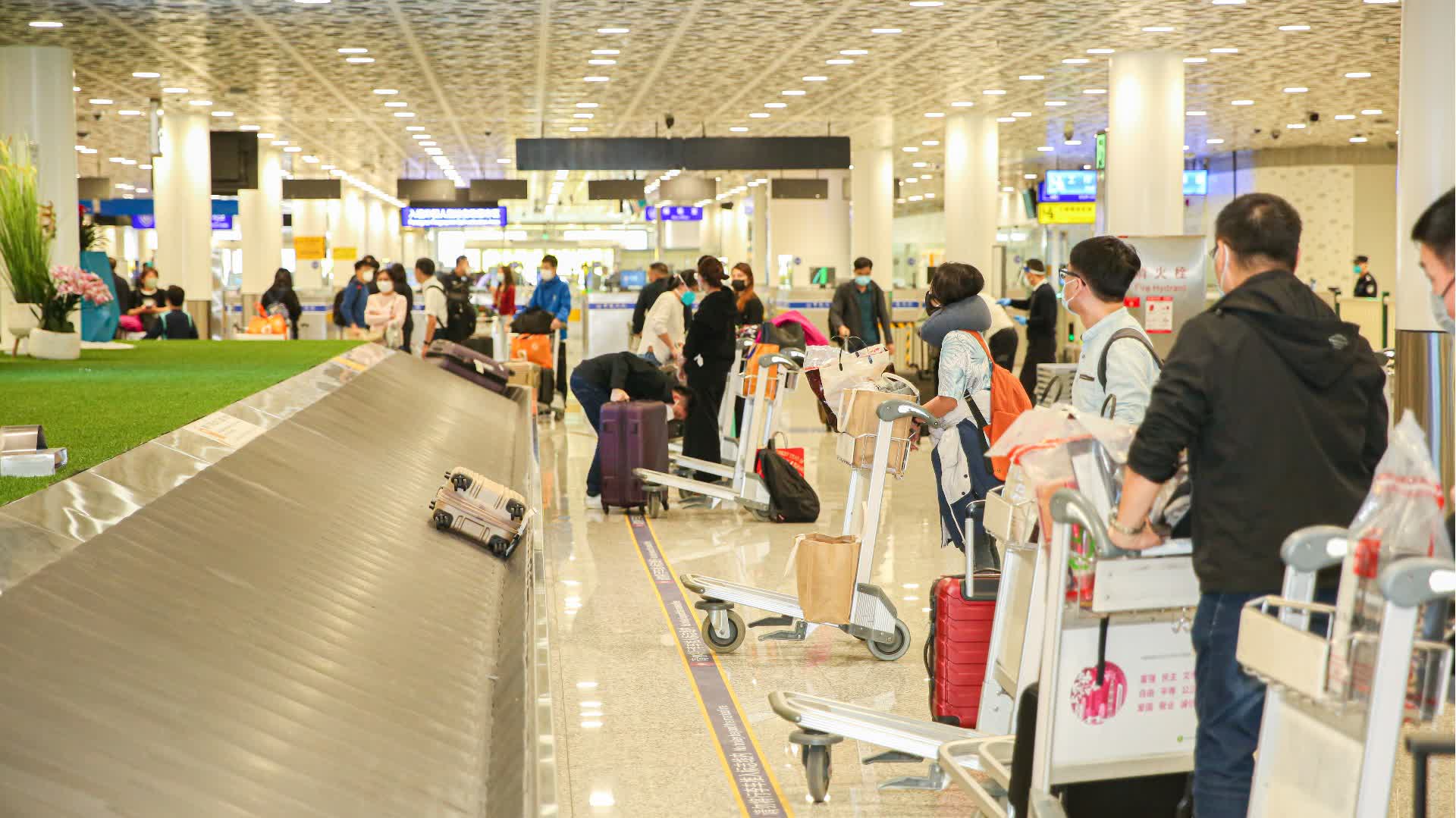 深圳機場全力保障返程高峰順暢有序　單日客流突破13萬人次