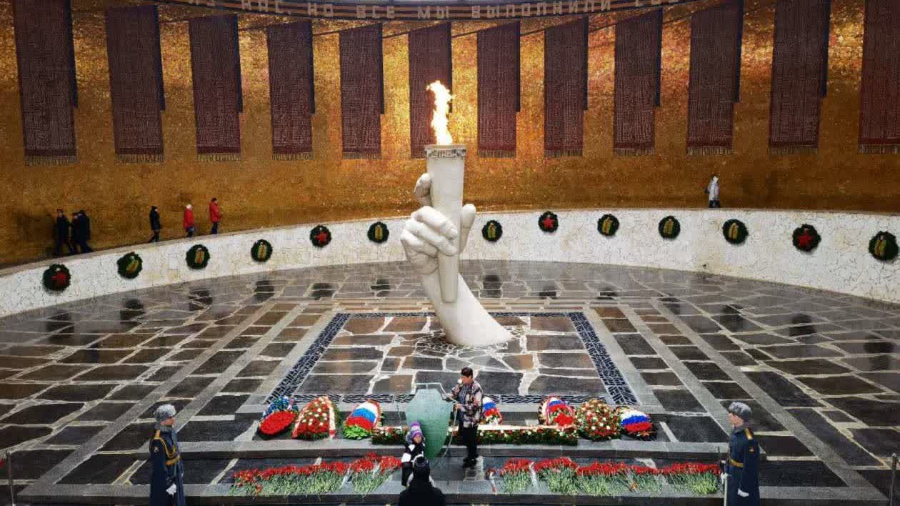 俄羅斯舉行斯大林格勒保衛戰勝利80周年慶祝活動- 國際- 大公文匯網