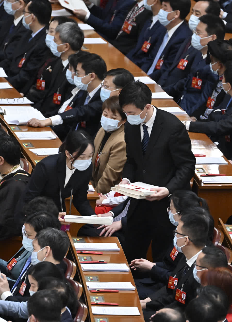 3月10日，十四屆全國人大一次會議在北京人民大會堂舉行第三次全體會議。（新華社）