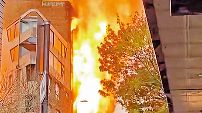 悉尼公寓樓10級大火燒通頂