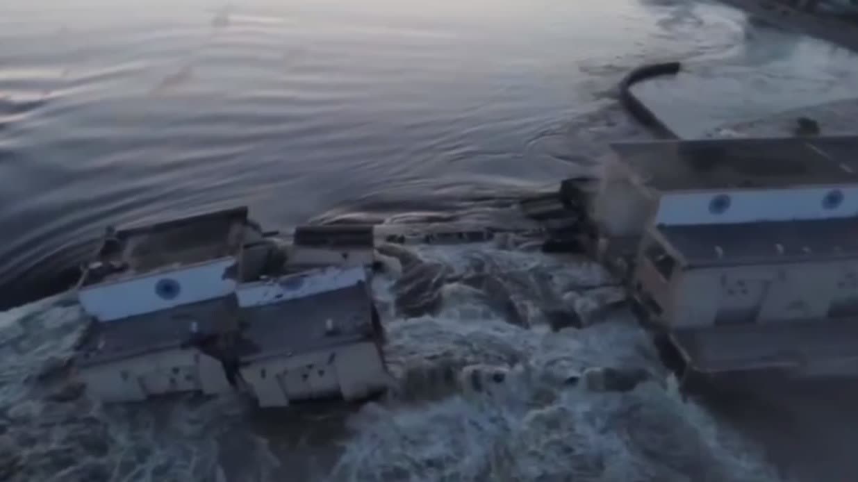 烏克蘭一水電站大壩遭破壞　下游約300處房屋或面臨水淹
