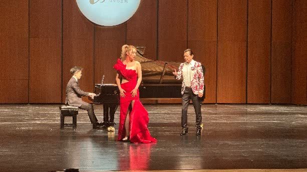 莫華倫偕香港歌劇院哈爾濱開唱　「獅子山下」傳播奮鬥精神