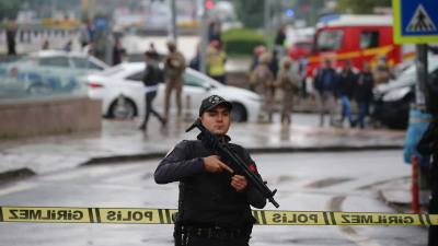 土耳其國會外爆「人肉彈」恐襲兩死