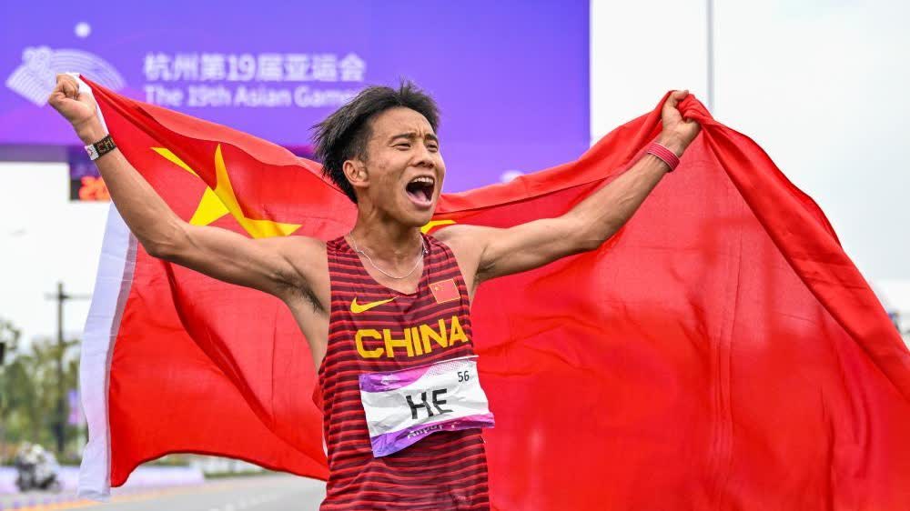 何杰奪得杭州亞運會男子馬拉松金牌