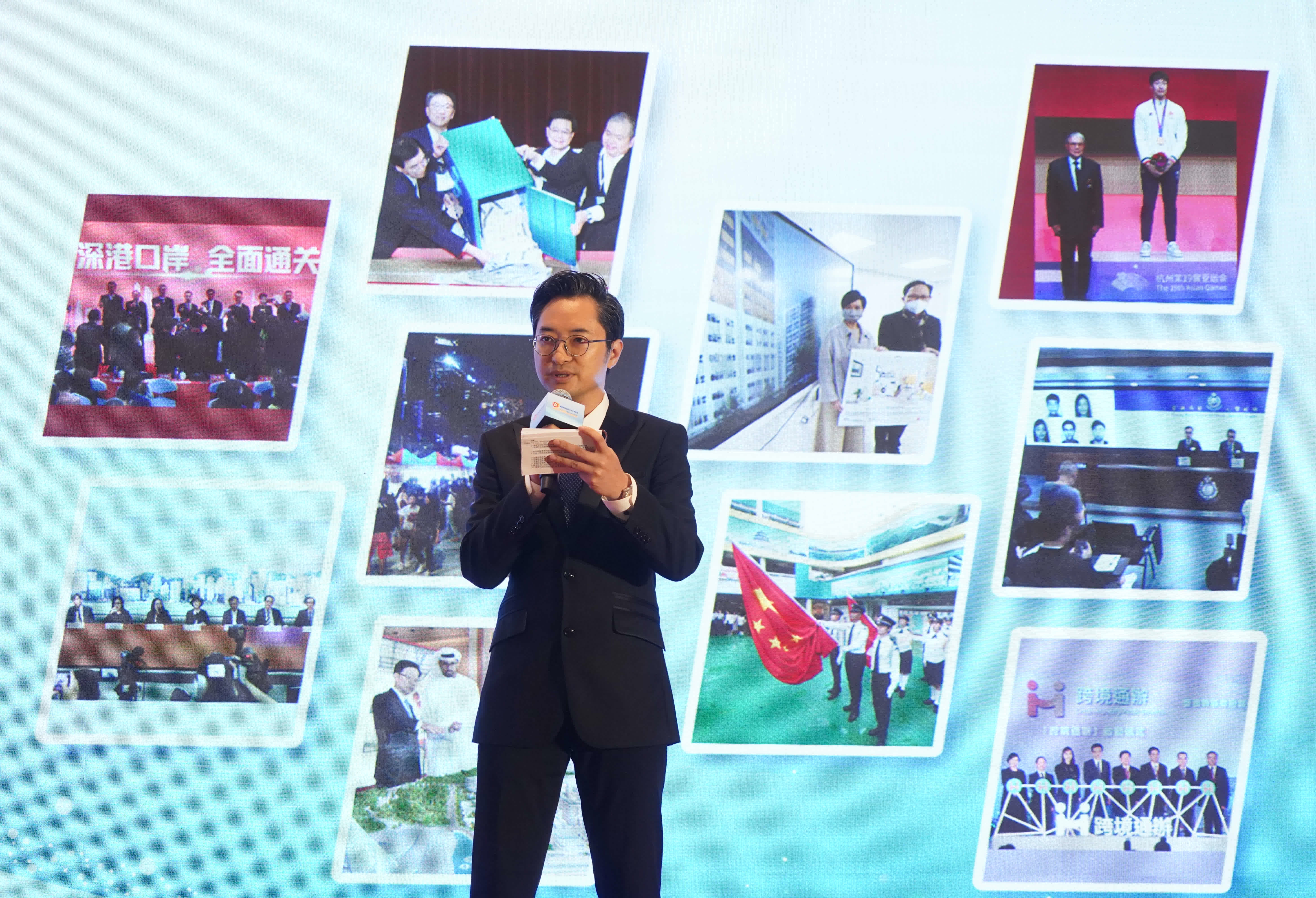 頒獎典禮現場，主持人發言。