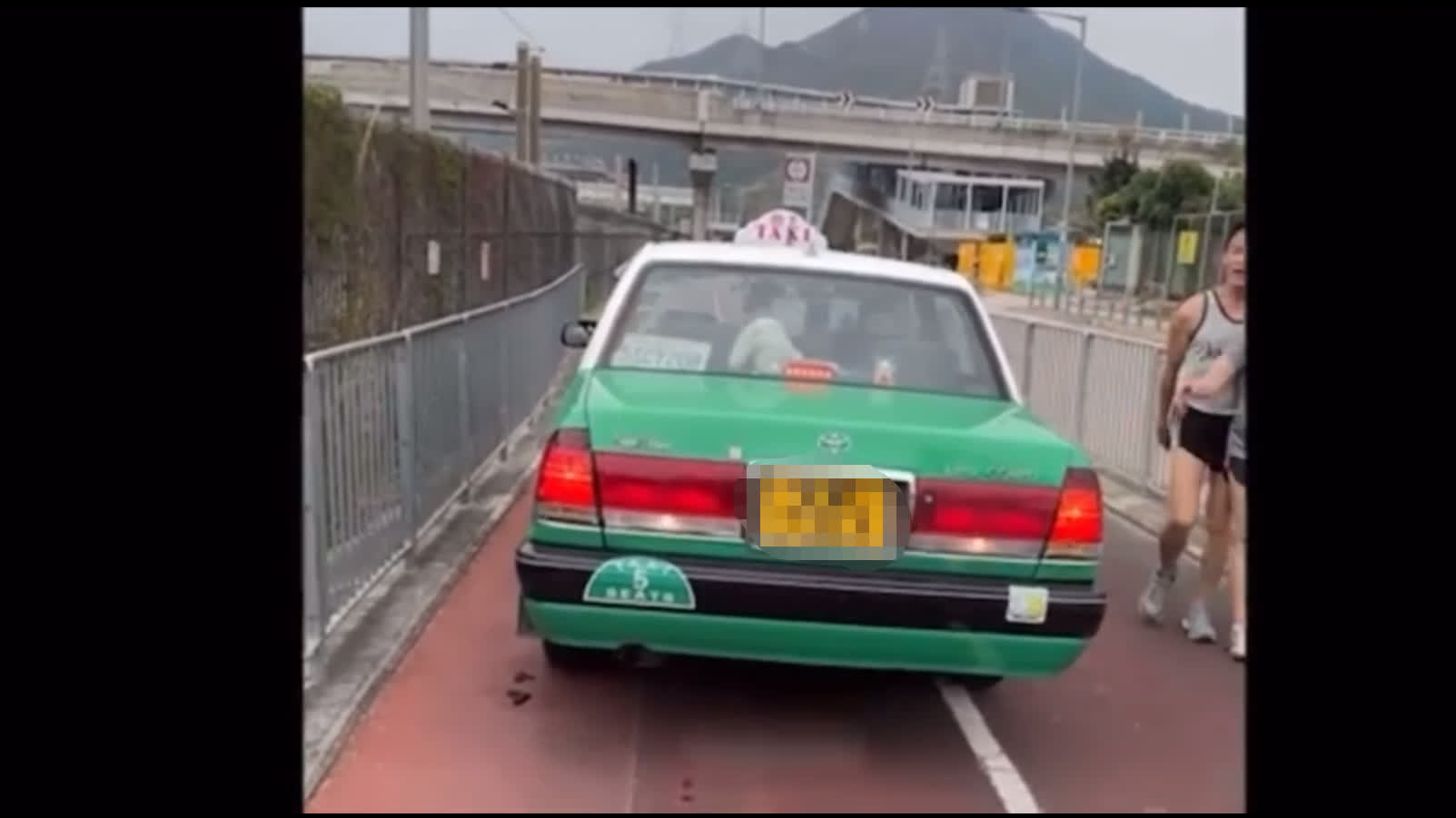 （有片）大埔綠的闖入單車徑　途人直斥「危險駕駛」