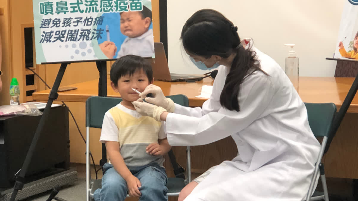 專家倡擴噴鼻式流感疫苗適用人士範圍　列入中小學到校接種計劃
