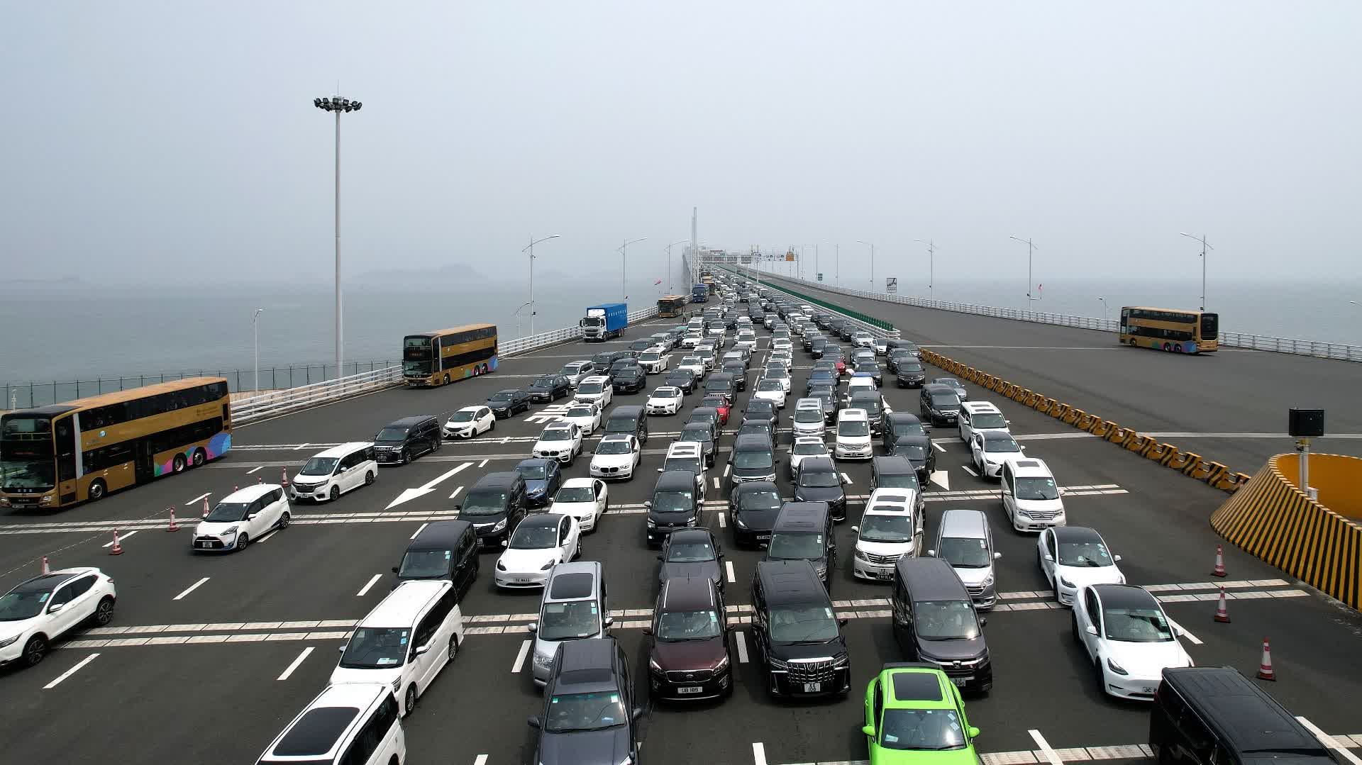 港珠澳大橋出入境車輛突破1000萬輛次　單牌車佔比超56%