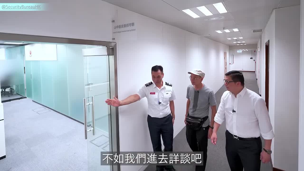 （有片）鄧炳強介紹「樓宇改善支援中心」　一站式改善舊樓消防安全