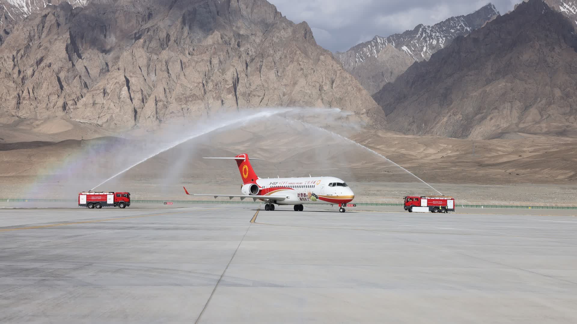 國產支線客機ARJ21開通首條高高原航線