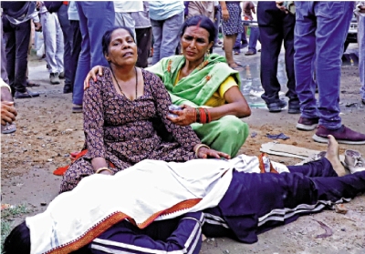 印度北方邦釀踩踏事故 逾130人遇難