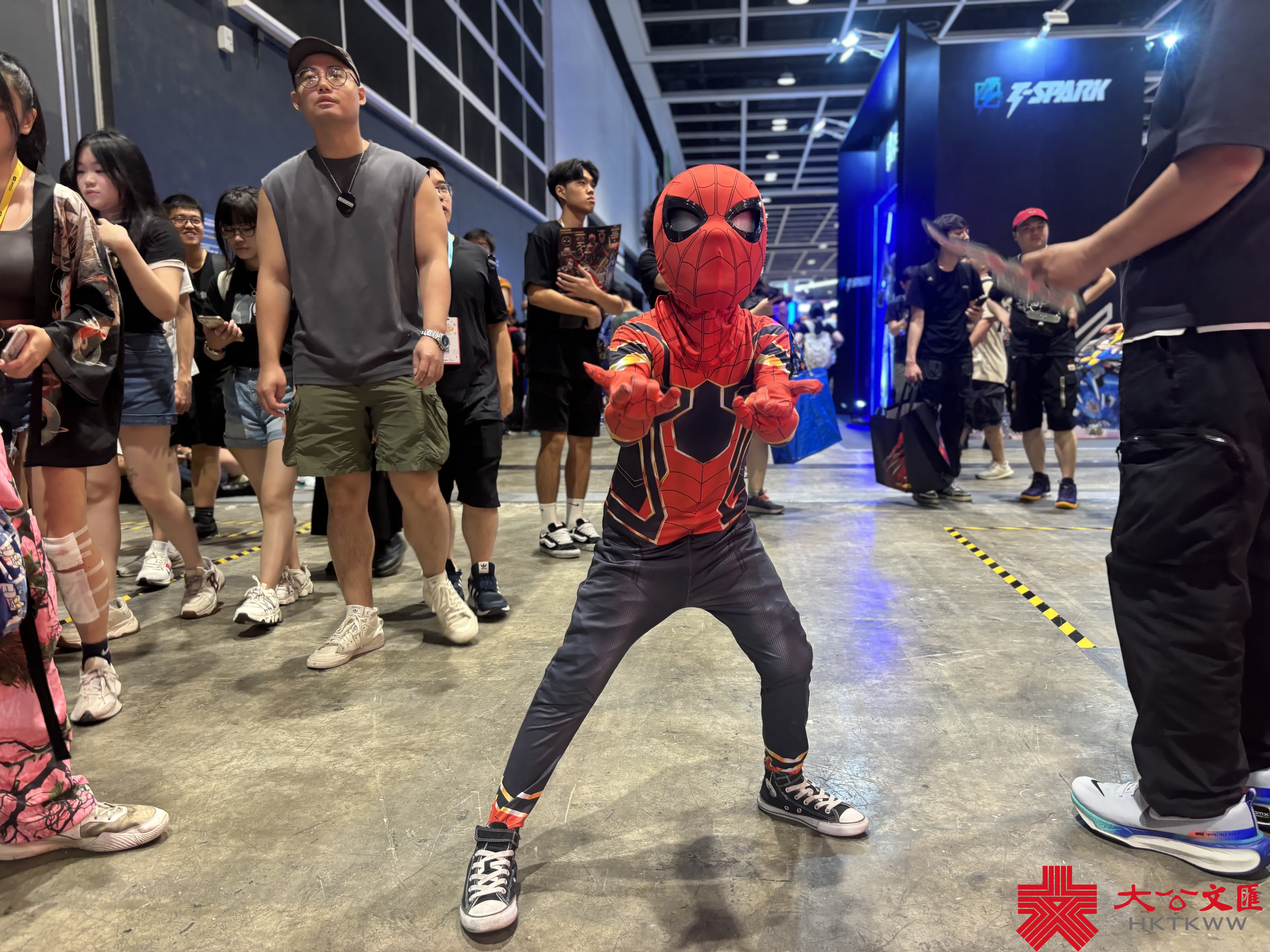 小朋友裝扮成蜘蛛俠（大公文匯全媒體記者 鄭洢林 攝）
