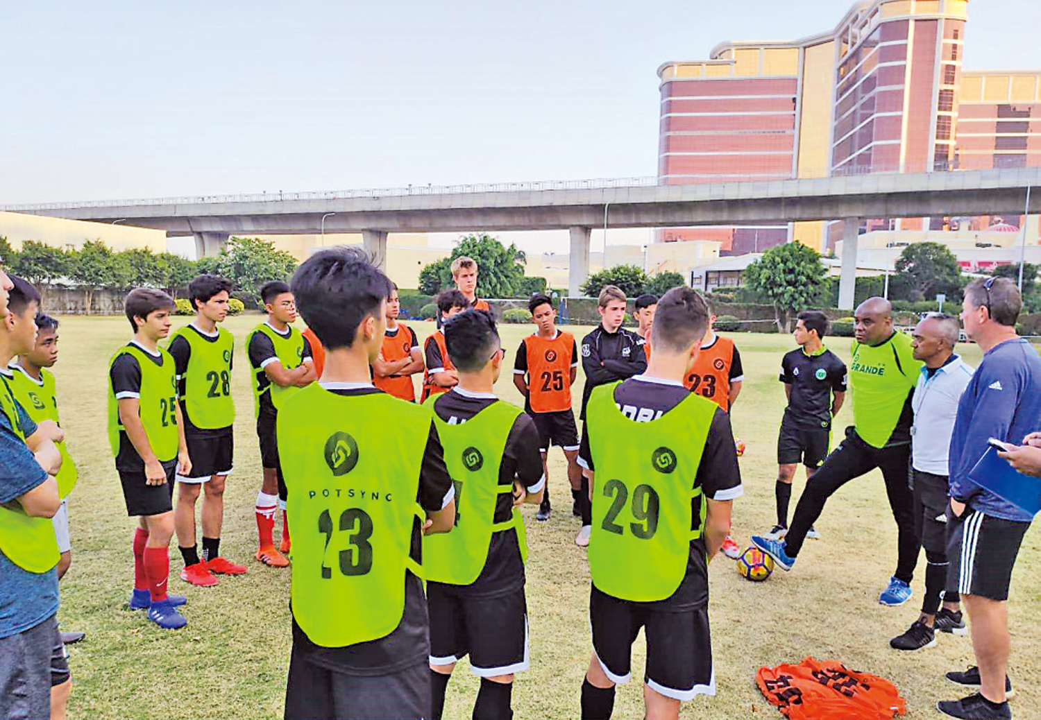 打波出界？ 港產「手機鷹眼」又平又準- 香港- 大公文匯網