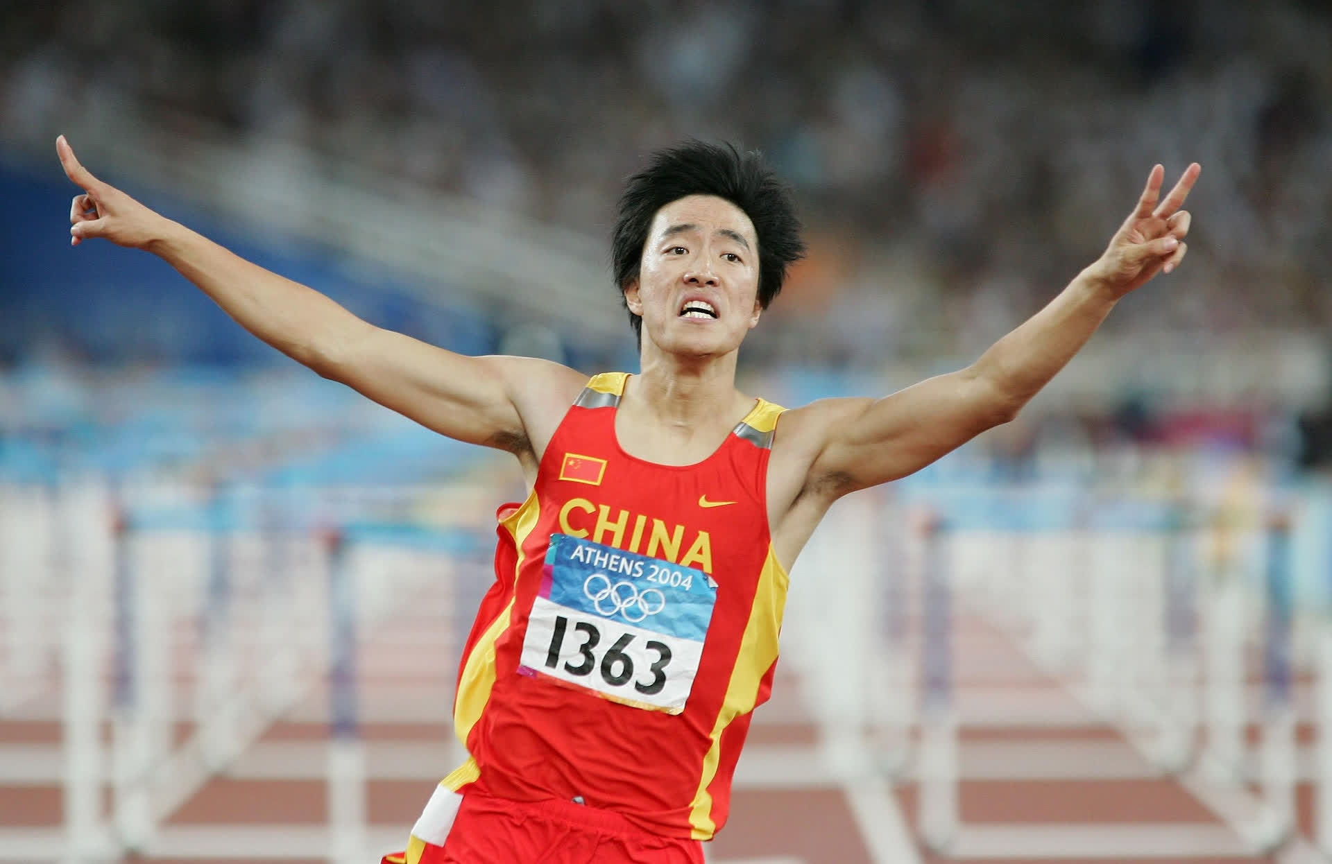 2004年8月27日：劉翔打破奧運紀録奪金
2004年8月27日，雅典奧運會男子110米欄決賽上，劉翔以12秒91的成績打破了奧運會紀錄，奪得了金牌，成為中國田徑項目上的第一個男子奧運冠軍，創造了中國人在男子110米欄項目上的神話。