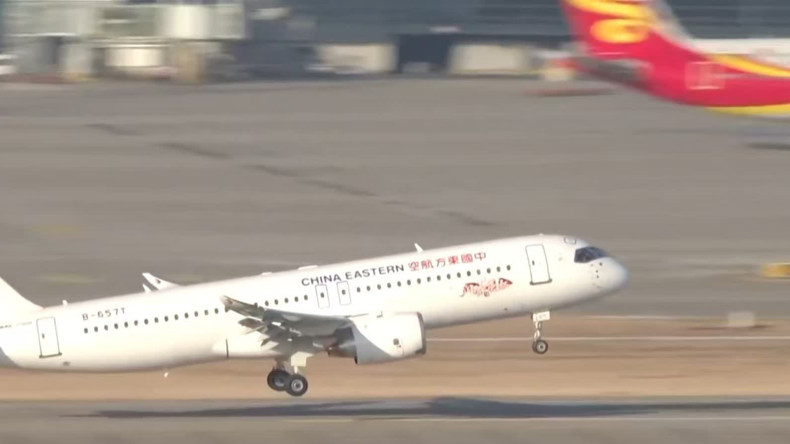 C919飛港首航　157乘客見證歷史時刻