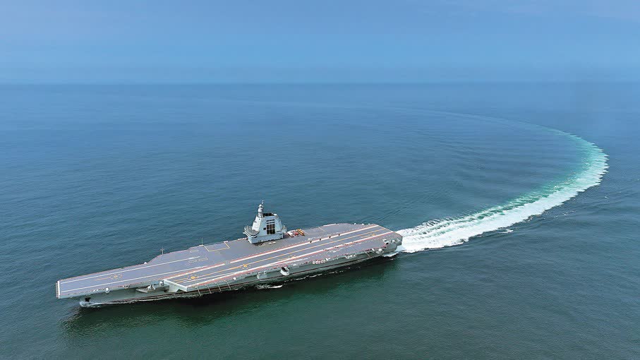 福建艦經台海　首赴南海試驗訓練