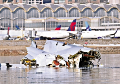里根機場航班長期過載 FAA懶理終釀空難