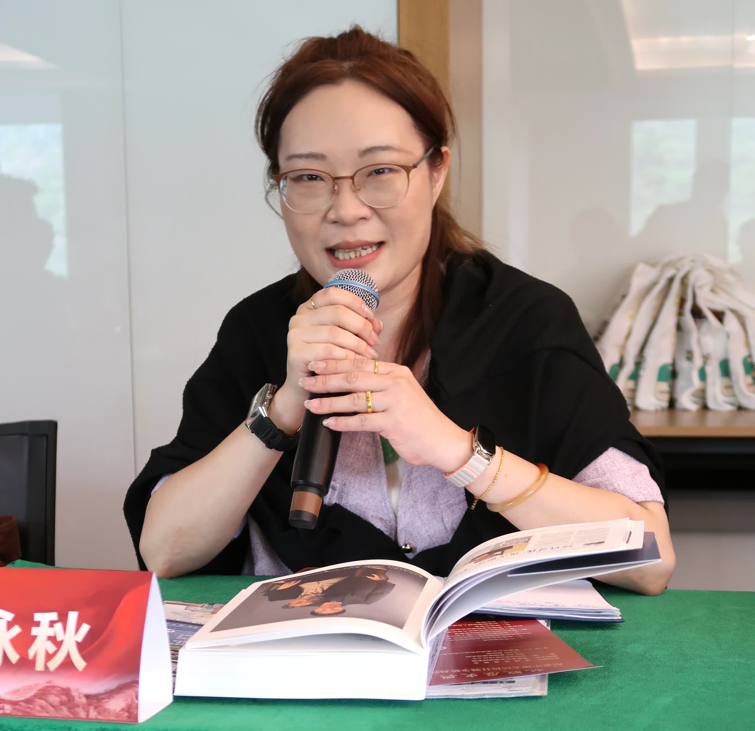 大公報中國新聞部副主任鄧泳秋。