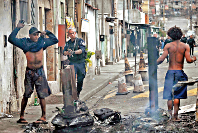 巴西警匪槍戰132死 中國總領館發安全提醒